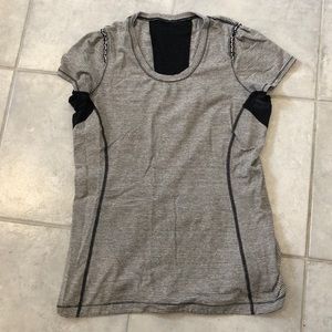 Lululemon tshirt
